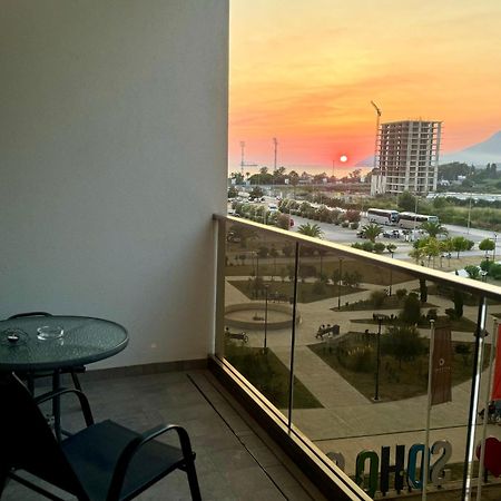 Suncoast Suites Bar Luaran gambar
